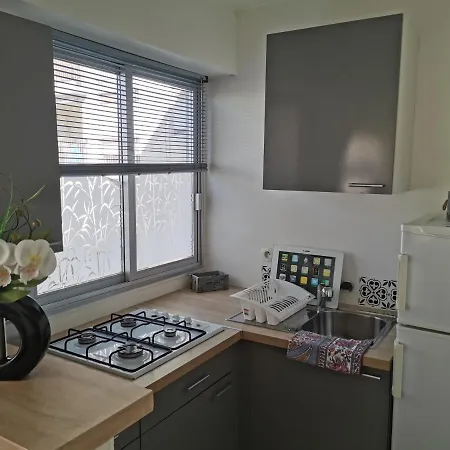 Apartment Grand De 33m² A 300m Des Plages